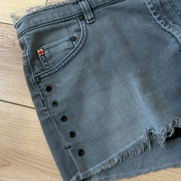 Hudson Tori Slouch Cut Off Shorts - Picture 3 of 11